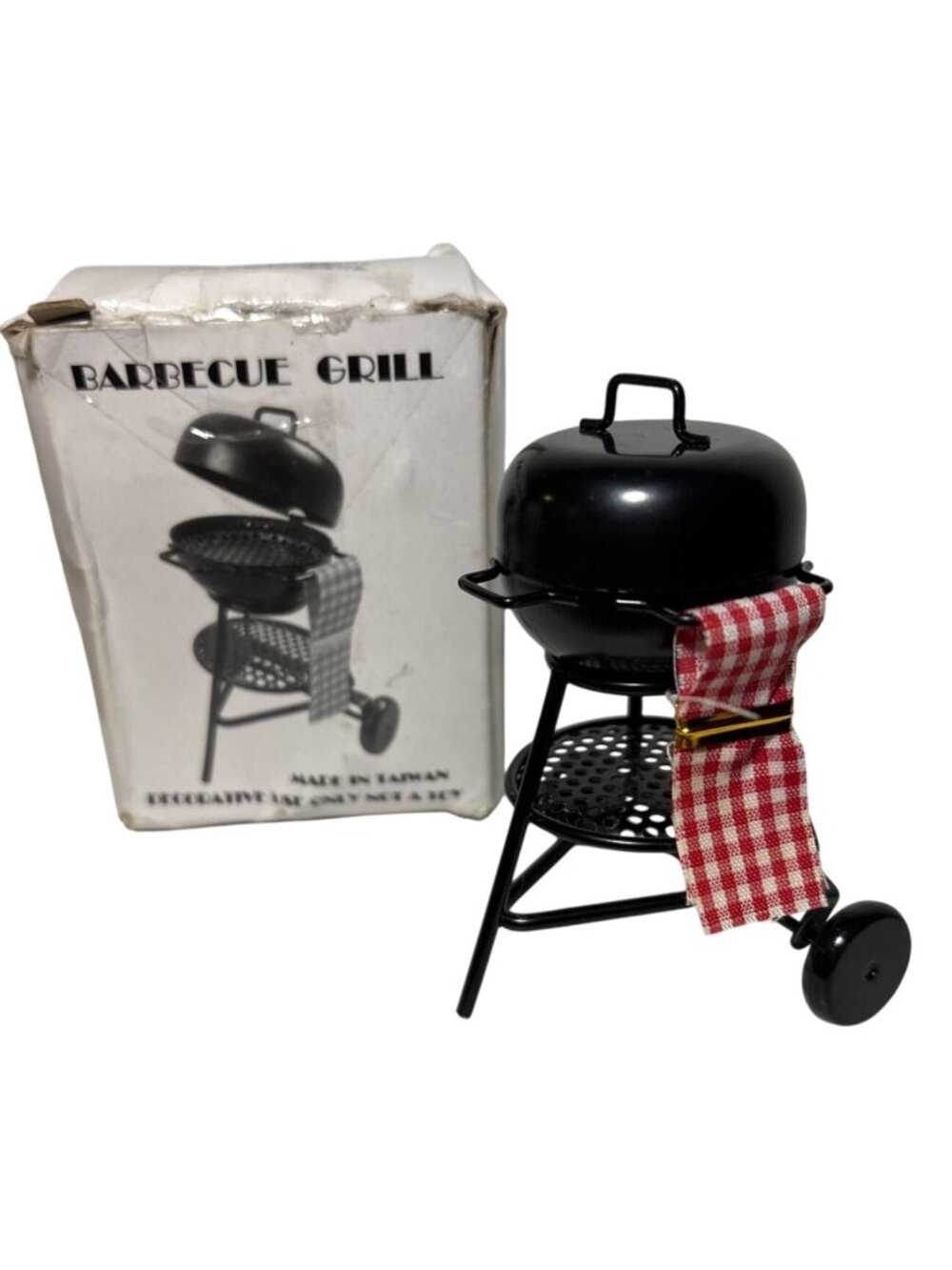Dollhouse BBQ Miniature Black Decorative Red Gingham Towel Doll Furniture 3"